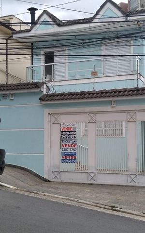 Casa à venda com 373m², 6 quartos e 4 vagas Casa à venda com 373m², 6 quartos e 4 vagasFachada
