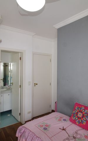 Casa à venda com 373m², 6 quartos e 4 vagasQuarto 4