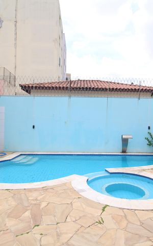 Casa à venda com 373m², 6 quartos e 4 vagasÁrea Comum