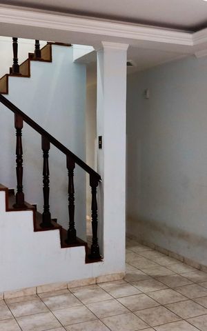 Casa à venda com 180m², 3 quartos e 2 vagas Casa à venda com 180m², 3 quartos e 2 vagassala