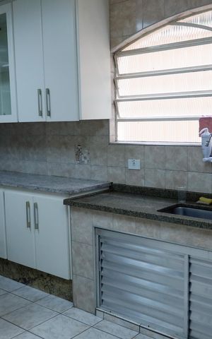 Casa à venda com 180m², 3 quartos e 2 vagas Casa à venda com 180m², 3 quartos e 2 vagasCozinha