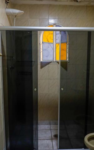 Casa à venda com 180m², 3 quartos e 2 vagas Casa à venda com 180m², 3 quartos e 2 vagasBanheiro 2