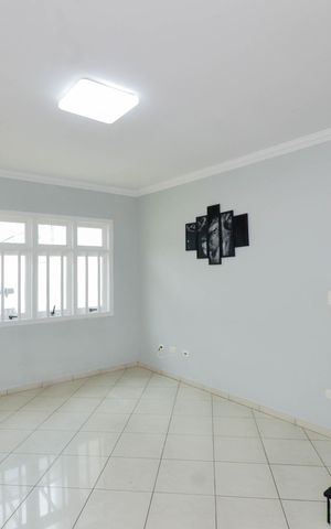 Casa à venda com 88m², 2 quartos e 2 vagas Casa à venda com 88m², 2 quartos e 2 vagasSala