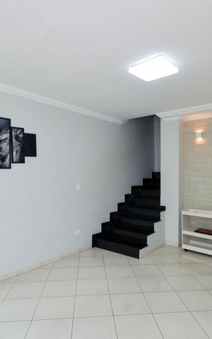 Casa à venda com 88m², 2 quartos e 2 vagas Casa à venda com 88m², 2 quartos e 2 vagasSala