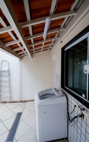 Casa à venda com 88m², 2 quartos e 2 vagas Casa à venda com 88m², 2 quartos e 2 vagasÁrea de Serviço