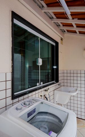 Casa à venda com 88m², 2 quartos e 2 vagas Casa à venda com 88m², 2 quartos e 2 vagasÁrea de Serviço
