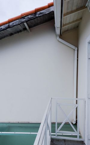 Casa à venda com 88m², 2 quartos e 2 vagas Casa à venda com 88m², 2 quartos e 2 vagasVaranda do Quarto 2
