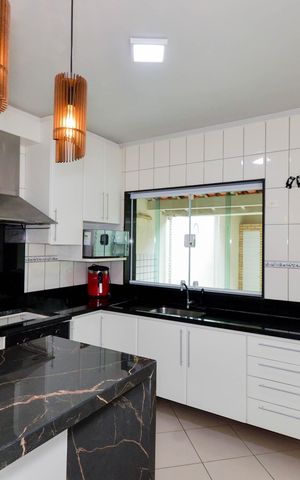 Casa à venda com 88m², 2 quartos e 2 vagas Casa à venda com 88m², 2 quartos e 2 vagasCozinha
