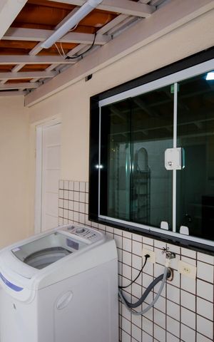 Casa à venda com 88m², 2 quartos e 2 vagas Casa à venda com 88m², 2 quartos e 2 vagasÁrea de Serviço