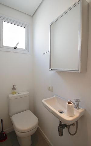 Apartamento à venda com 148m², 2 quartos e 2 vagas Apartamento à venda com 148m², 2 quartos e 2 vagasBanheiro de serviço