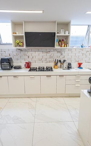 Apartamento à venda com 196m², 4 quartos e 4 vagascozinha