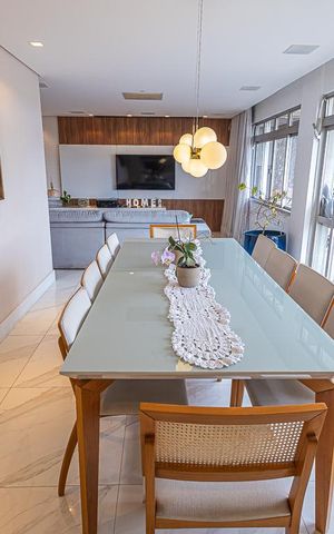 Apartamento à venda com 196m², 4 quartos e 4 vagassala