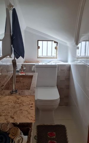 Casa à venda com 249m², 3 quartos e 5 vagas