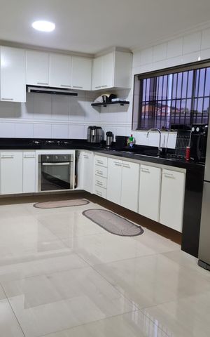 Casa à venda com 249m², 3 quartos e 5 vagas
