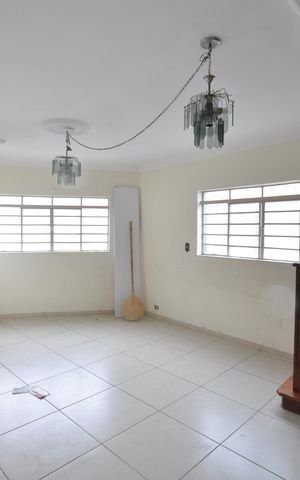 Casa para alugar com 250m², 2 quartos e sem vagaSala
