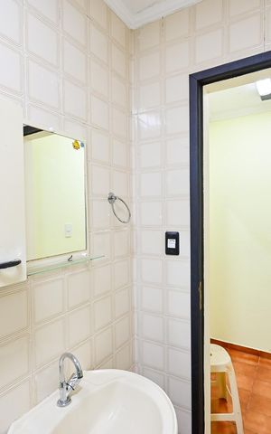 Casa para alugar com 120m², 2 quartos e 1 vaga Casa para alugar com 120m², 2 quartos e 1 vagaBanheiro Social