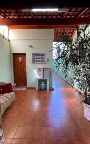 Casa à venda com 122m², 3 quartos e 2 vagas Casa à venda com 122m², 3 quartos e 2 vagasQuintal