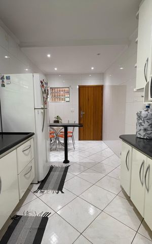 Casa à venda com 122m², 3 quartos e 2 vagas Casa à venda com 122m², 3 quartos e 2 vagasCozinha