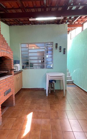 Casa à venda com 122m², 3 quartos e 2 vagas Casa à venda com 122m², 3 quartos e 2 vagasQuintal