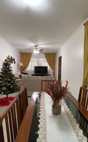 Casa à venda com 122m², 3 quartos e 2 vagas Casa à venda com 122m², 3 quartos e 2 vagasSala