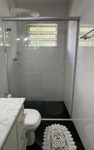 Casa à venda com 122m², 3 quartos e 2 vagas Casa à venda com 122m², 3 quartos e 2 vagasBanheiro 2