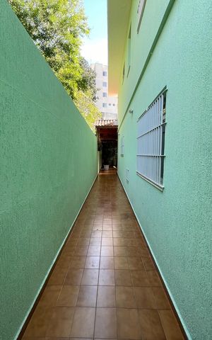 Casa à venda com 122m², 3 quartos e 2 vagas Casa à venda com 122m², 3 quartos e 2 vagasCorredor