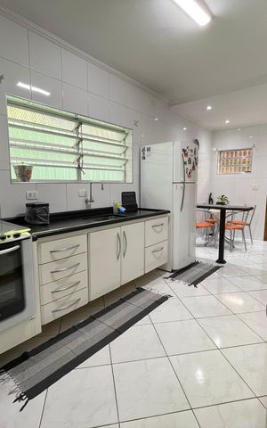 Casa à venda com 122m², 3 quartos e 2 vagas Casa à venda com 122m², 3 quartos e 2 vagasCozinha