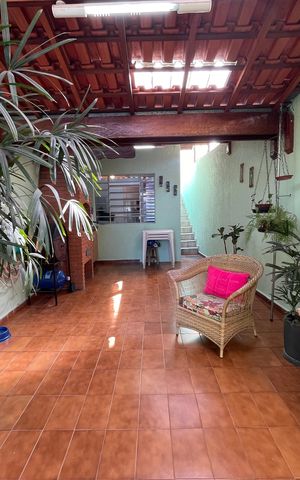 Casa à venda com 122m², 3 quartos e 2 vagas Casa à venda com 122m², 3 quartos e 2 vagasQuintal