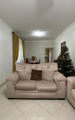 Casa à venda com 122m², 3 quartos e 2 vagas Casa à venda com 122m², 3 quartos e 2 vagasSala