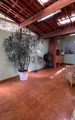 Casa à venda com 122m², 3 quartos e 2 vagas Casa à venda com 122m², 3 quartos e 2 vagasQuintal