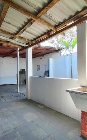 Casa para alugar com 85m², 2 quartos e 3 vagas