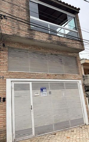 Casa para alugar com 155m², 3 quartos e 2 vagasFachada 