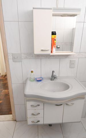 Apartamento à venda com 76m², 2 quartos e sem vagaBanheiro