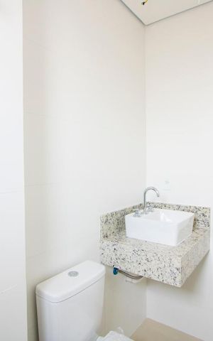 Apartamento à venda com 69m², 2 quartos e 2 vagas Apartamento à venda com 69m², 2 quartos e 2 vagasBanheiro do quarto 1