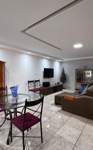 Casa de condomínio à venda com 200m², 3 quartos e sem vaga Casa de condomínio à venda com 200m², 3 quartos e sem vagaSala