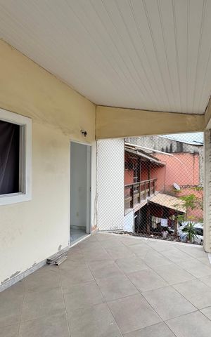 Casa de condomínio à venda com 200m², 3 quartos e sem vaga Casa de condomínio à venda com 200m², 3 quartos e sem vagaVaranda