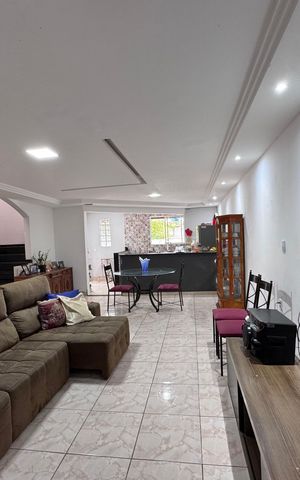Casa de condomínio à venda com 200m², 3 quartos e sem vaga Casa de condomínio à venda com 200m², 3 quartos e sem vagaSala