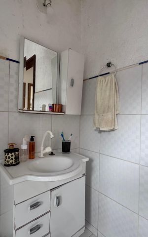 Casa de condomínio à venda com 200m², 3 quartos e sem vaga Casa de condomínio à venda com 200m², 3 quartos e sem vagaBanheiro 2