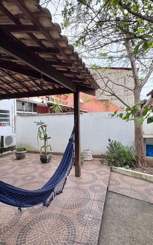Casa de condomínio à venda com 200m², 3 quartos e sem vaga Casa de condomínio à venda com 200m², 3 quartos e sem vagaÁrea externa