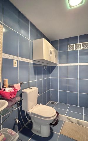 Casa de condomínio à venda com 200m², 3 quartos e sem vaga Casa de condomínio à venda com 200m², 3 quartos e sem vagaBanheiro 1
