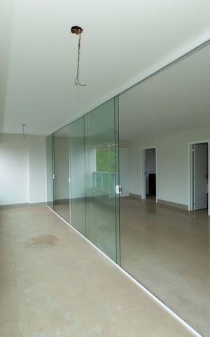 Apartamento à venda com 134m², 4 quartos e 4 vagas Apartamento à venda com 134m², 4 quartos e 4 vagasVARANDA