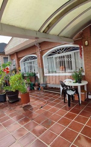 Casa à venda com 250m², 4 quartos e 2 vagas