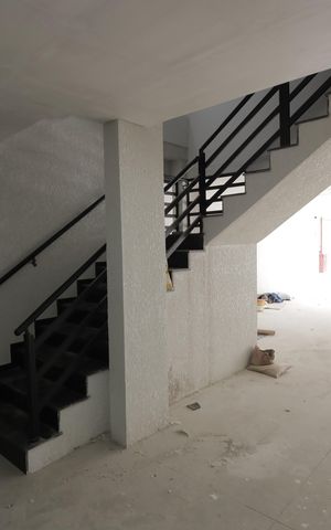 Apartamento à venda com 121m², 2 quartos e 2 vagasEscada