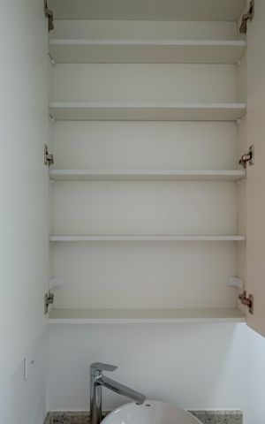 Studio à venda com 31m², 1 quarto e sem vaga Studio à venda com 31m², 1 quarto e sem vagaBanheiro - Armários