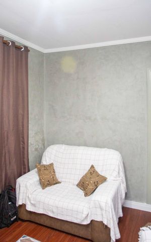 Casa à venda com 70m², 2 quartos e 1 vagaSala