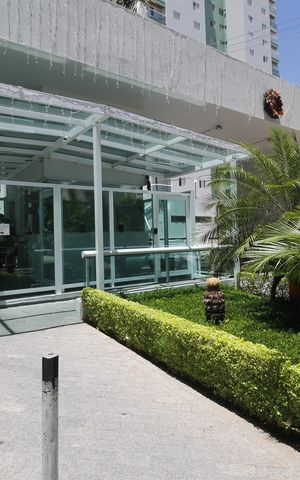 Apartamento para alugar com 117m², 4 quartos e 2 vagasFachada e portaria