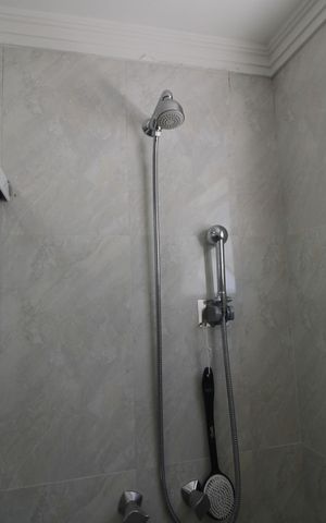 Apartamento para alugar com 117m², 4 quartos e 2 vagasBanheiro da Suíte - chuveiro