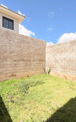 Casa de condomínio à venda com 90m², 2 quartos e 2 vagasQuintal