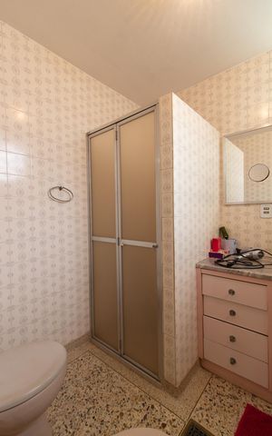 Casa para alugar com 300m², 3 quartos e 3 vagas Casa para alugar com 300m², 3 quartos e 3 vagasBANHEIRO DA SUITE