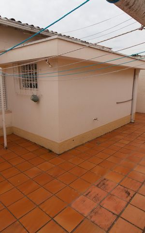 Casa para alugar com 300m², 3 quartos e 3 vagas Casa para alugar com 300m², 3 quartos e 3 vagasÁREA EXTERNA FUNDOS